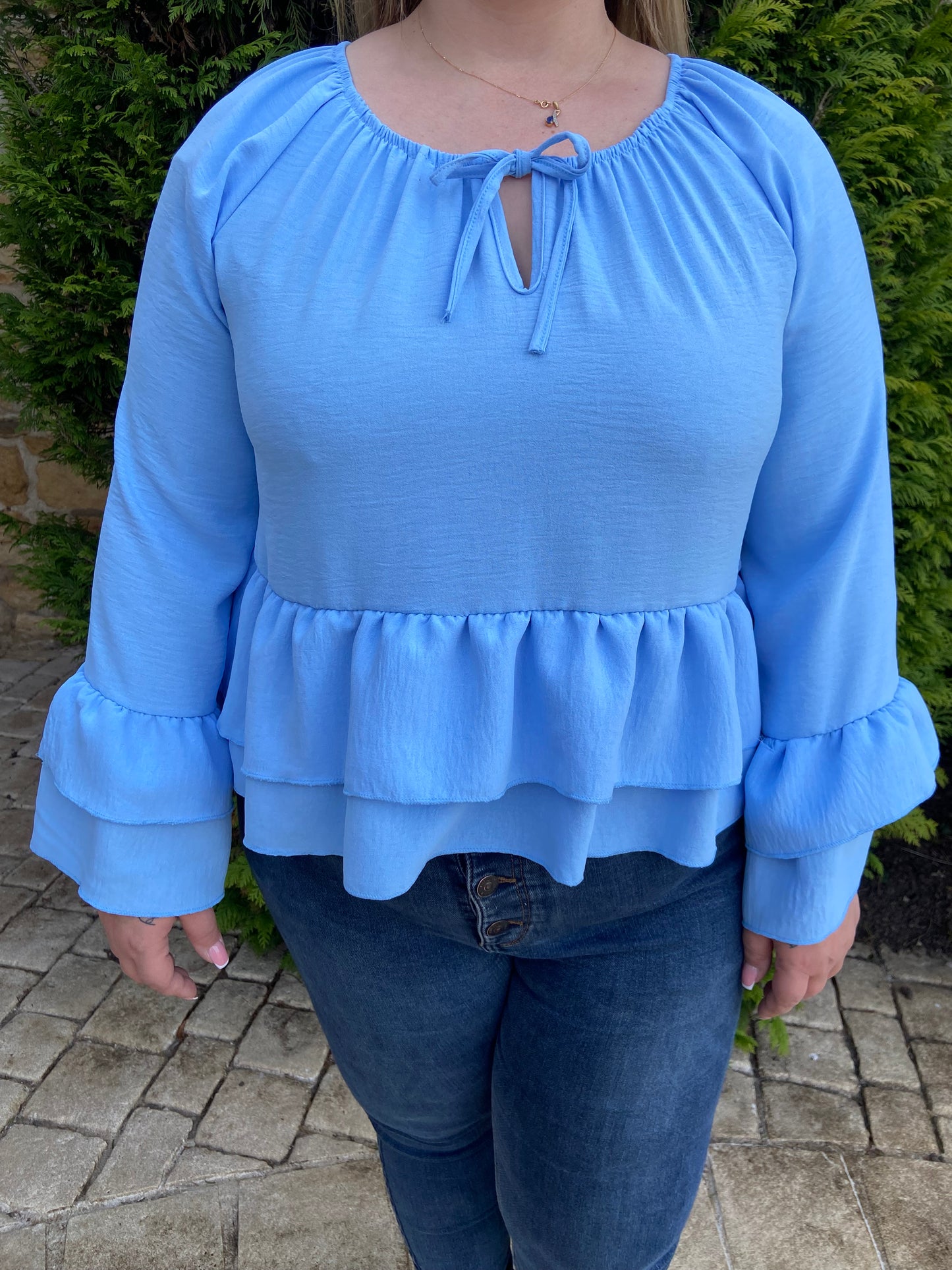 Blouse à volants bleue