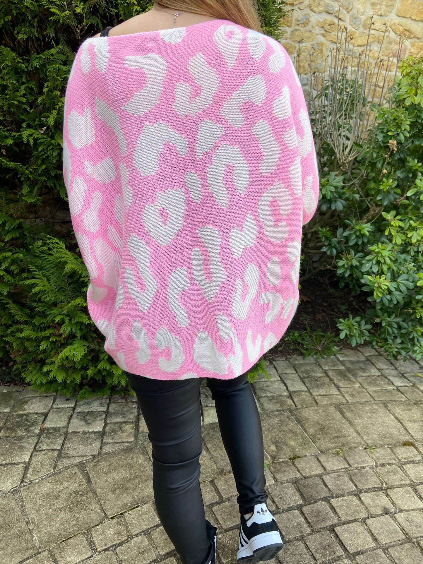 Pull léopard rose